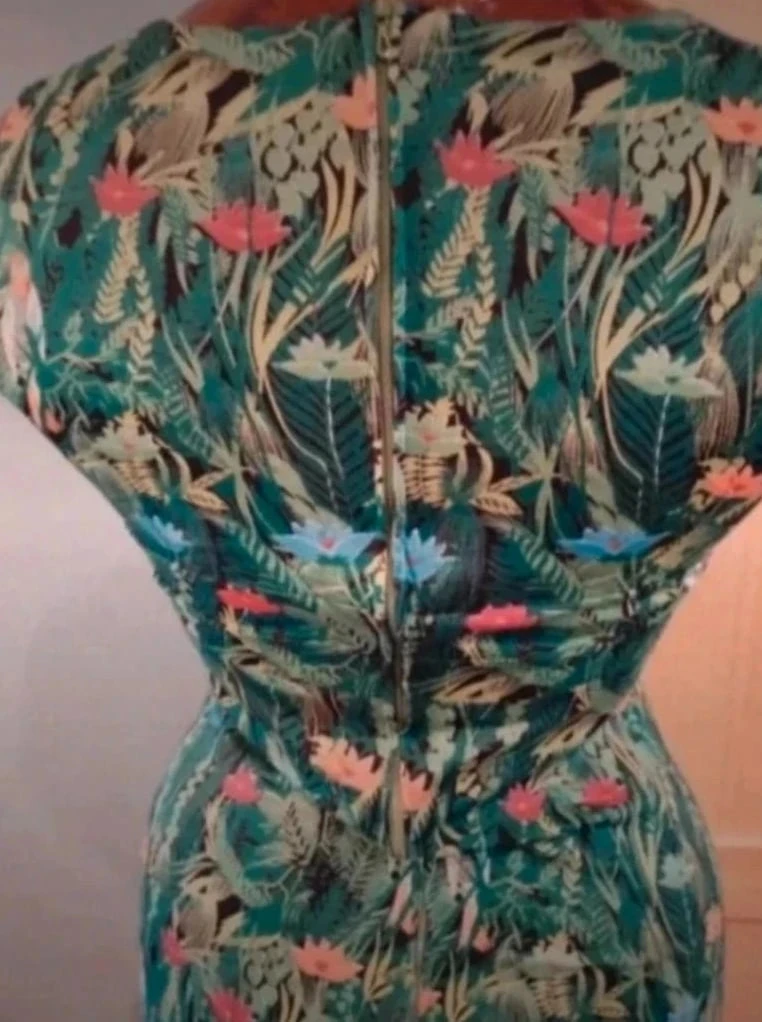 Vestido muito longo feito à mão com tecido de aves da selva T36/38 – photo 7